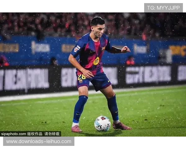 费尔明洛佩斯上演精彩帽子戏法成为比赛焦点助力球队大胜 费尔明洛佩斯上演精彩帽子戏法成为比赛焦点助力球队大胜