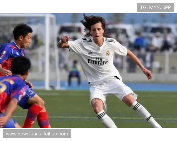 皇马新帅阿隆索三后卫体系初步见效